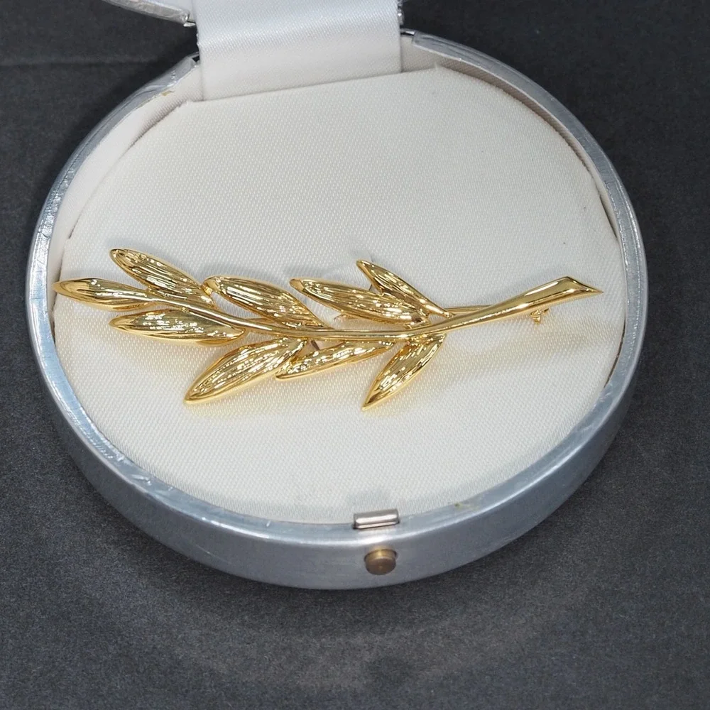 VTG Napier Brooch Gold Tone Leaf Branch Wheat Pin Botanical Gift Box Cinch Clip